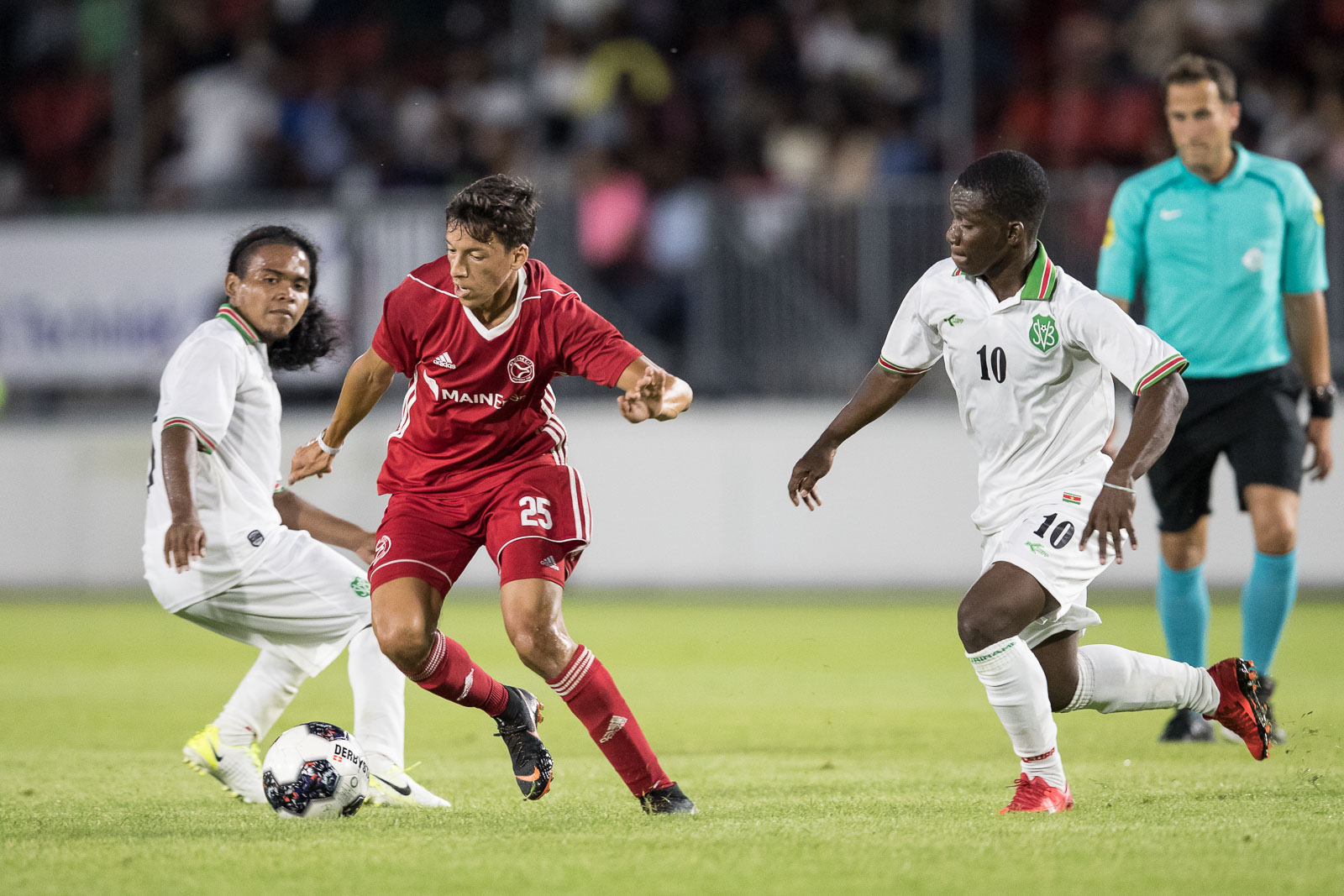 Suriname – Martinique op 24 maart in Yanmar Stadion Almere