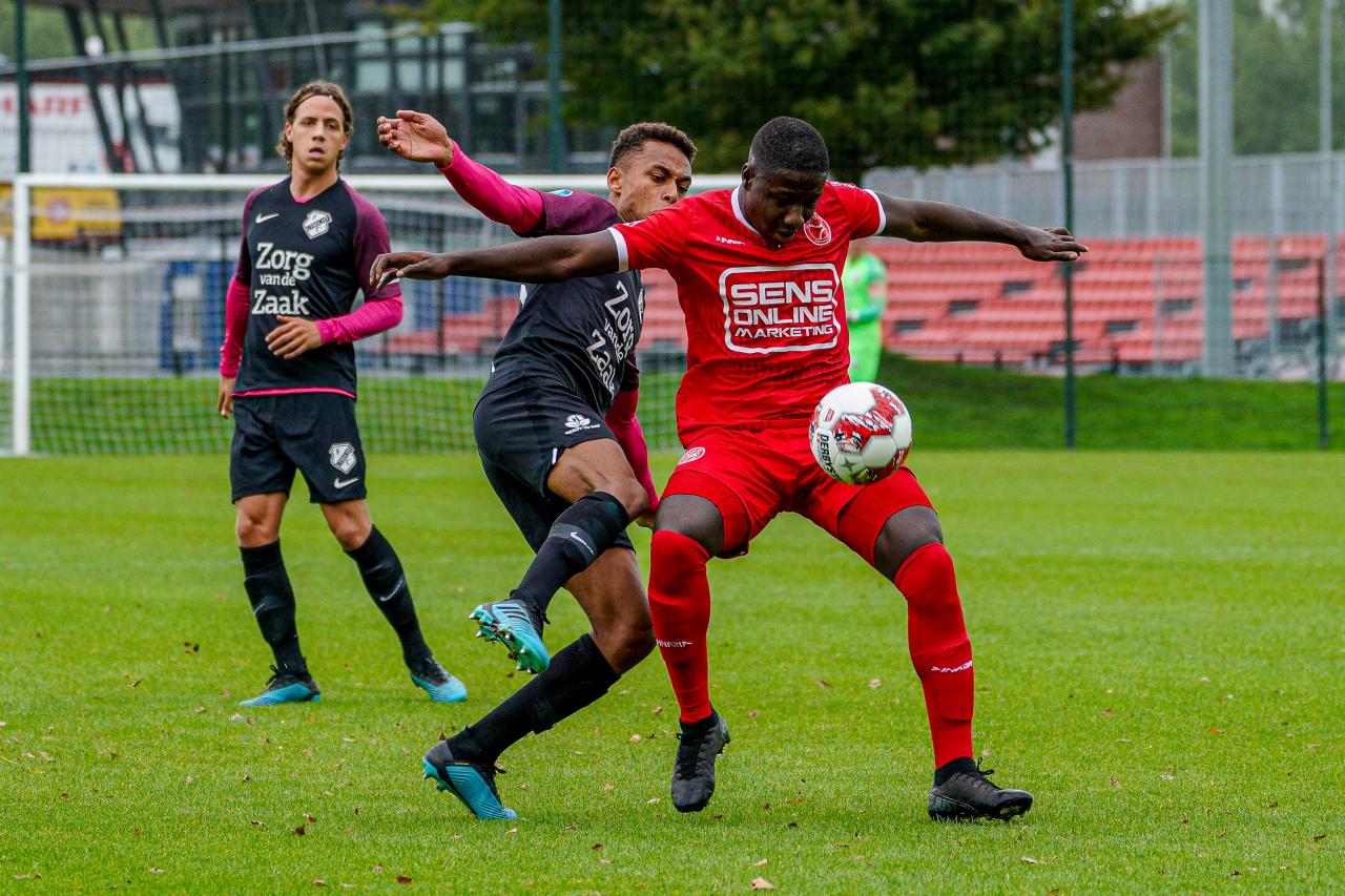 Almere City FC wint oefenduel van FC Utrecht