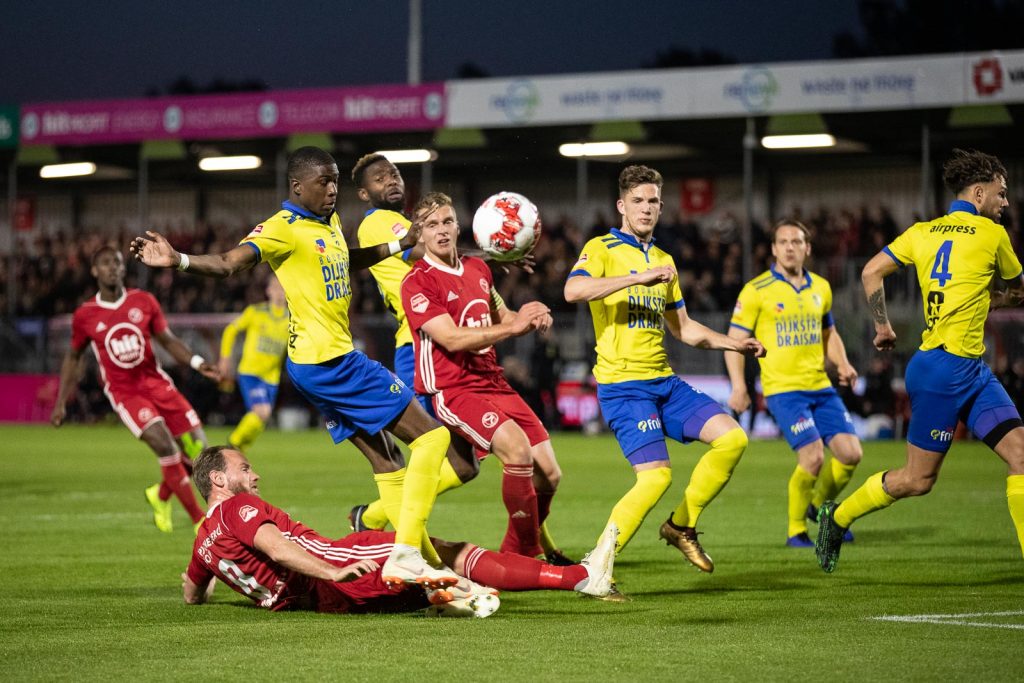 Almere City FC aast op revanche tegen koploper Cambuur - Almere City FC