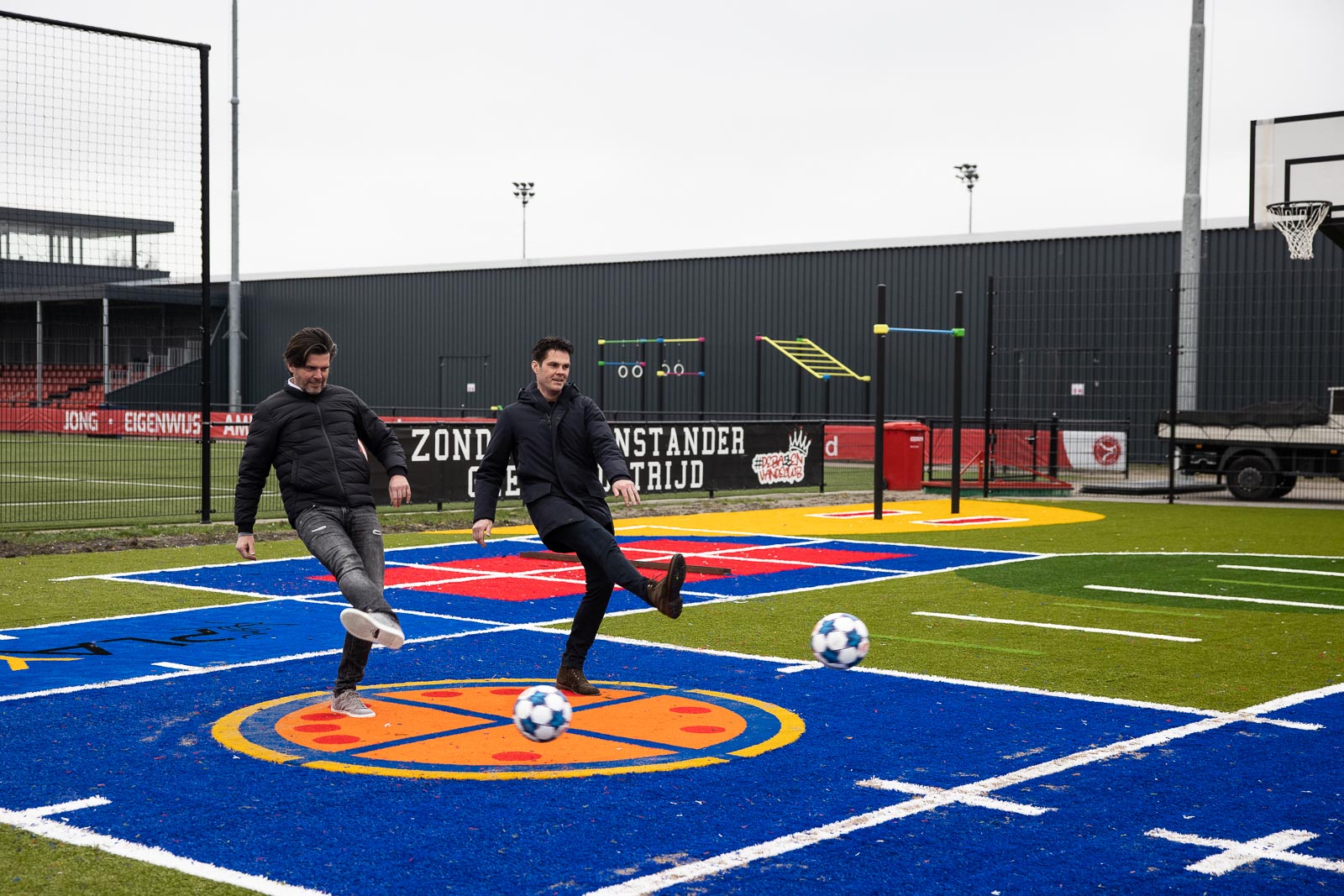 Almere City FC realiseert ASM-veld op Football Academy