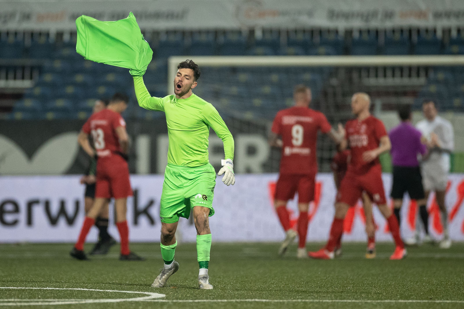 Almere City FC speelt #Alltogetherchallenge uit