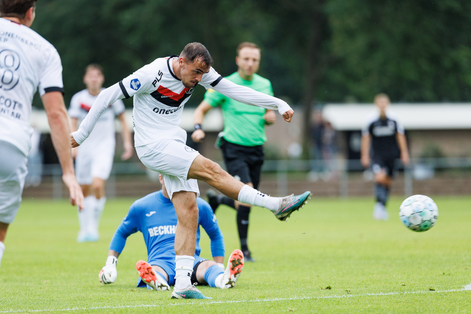 Almere City FC klopt SC Verl in Garderen