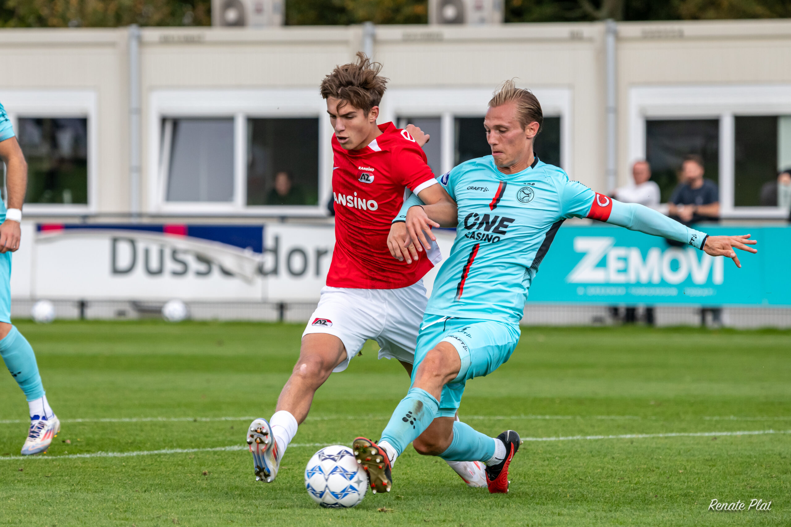 Almere City FC ondanks sterke eerste helft niet voorbij AZ in oefenduel