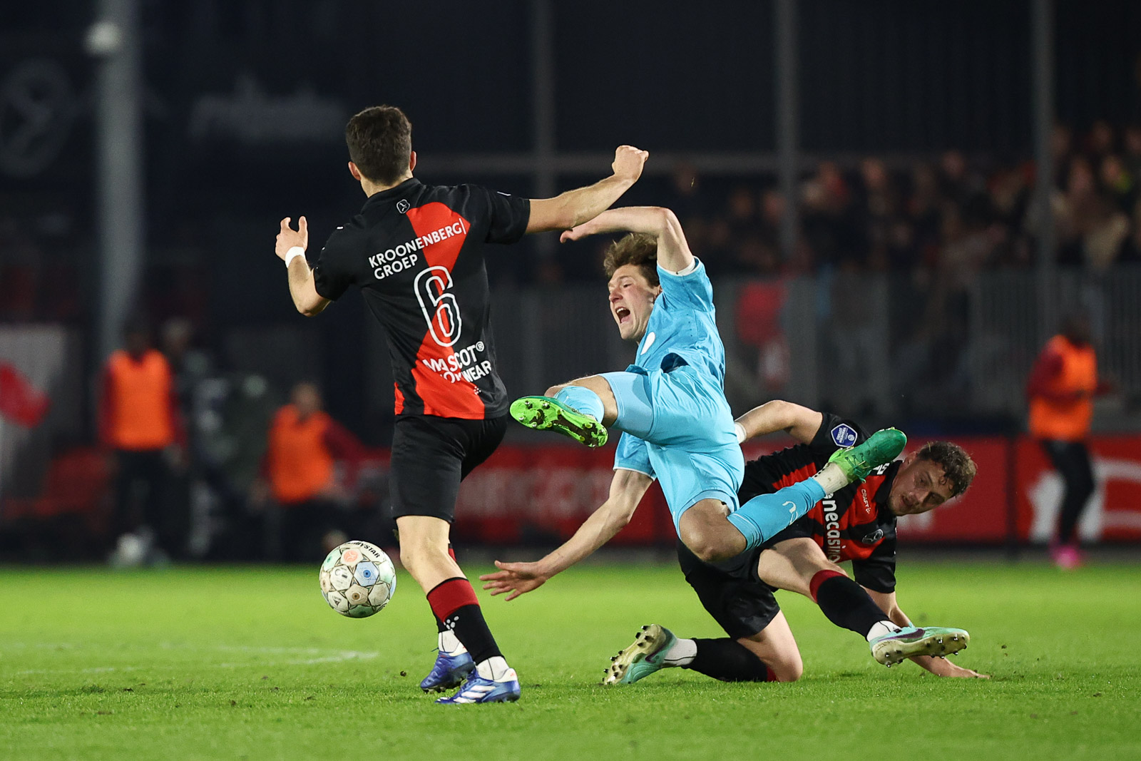 Er hoeft niet veel water meer door de Rijn voor Almere City FC