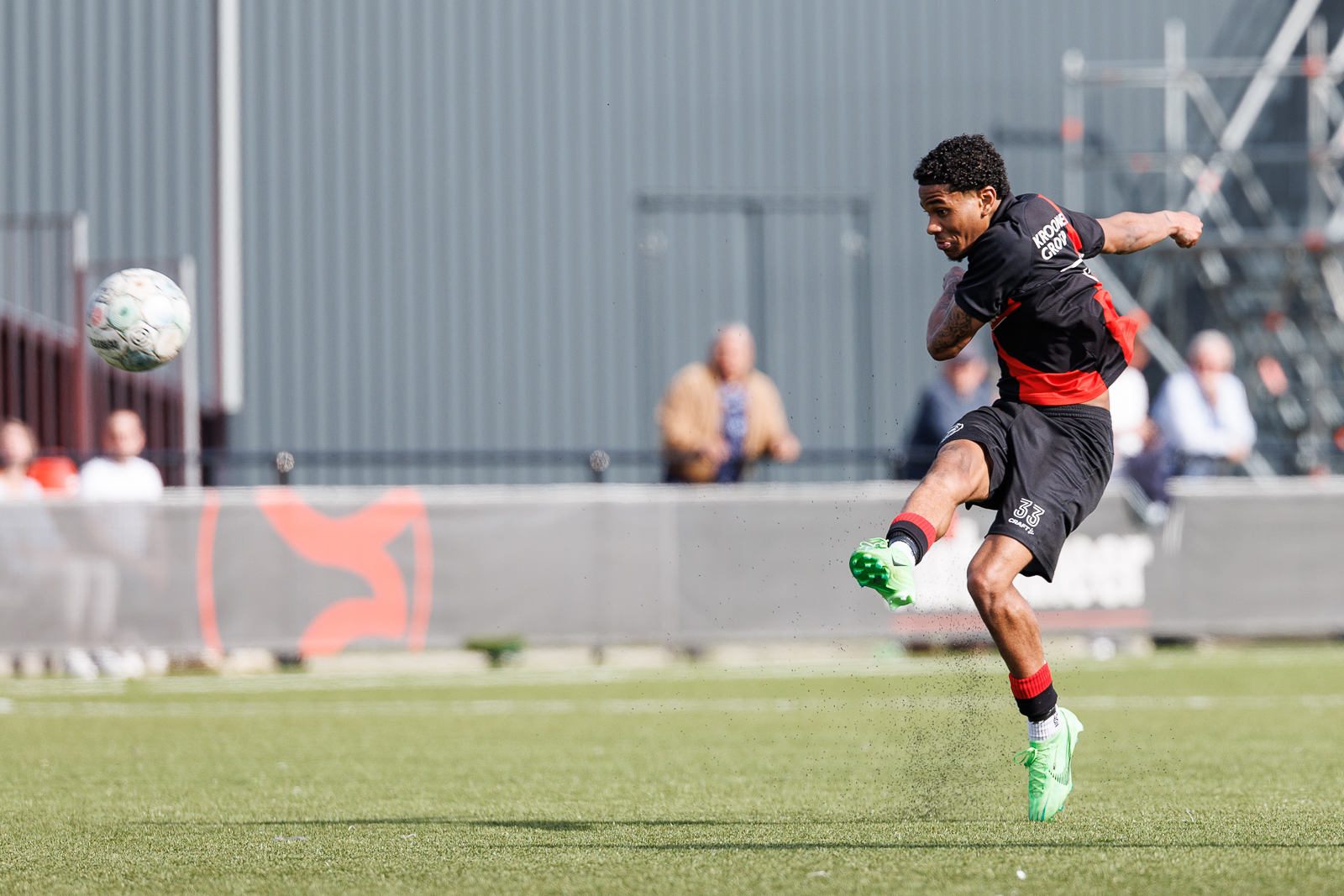 Jong Almere City FC komt te laat op gang tegen ADO’20