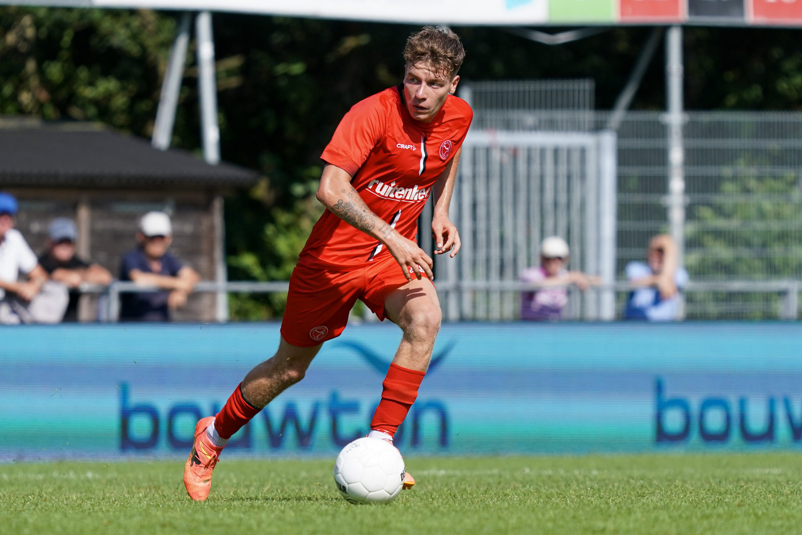 Eerste zege is binnen voor Jong na klinkende score tegen VV Noordwijk