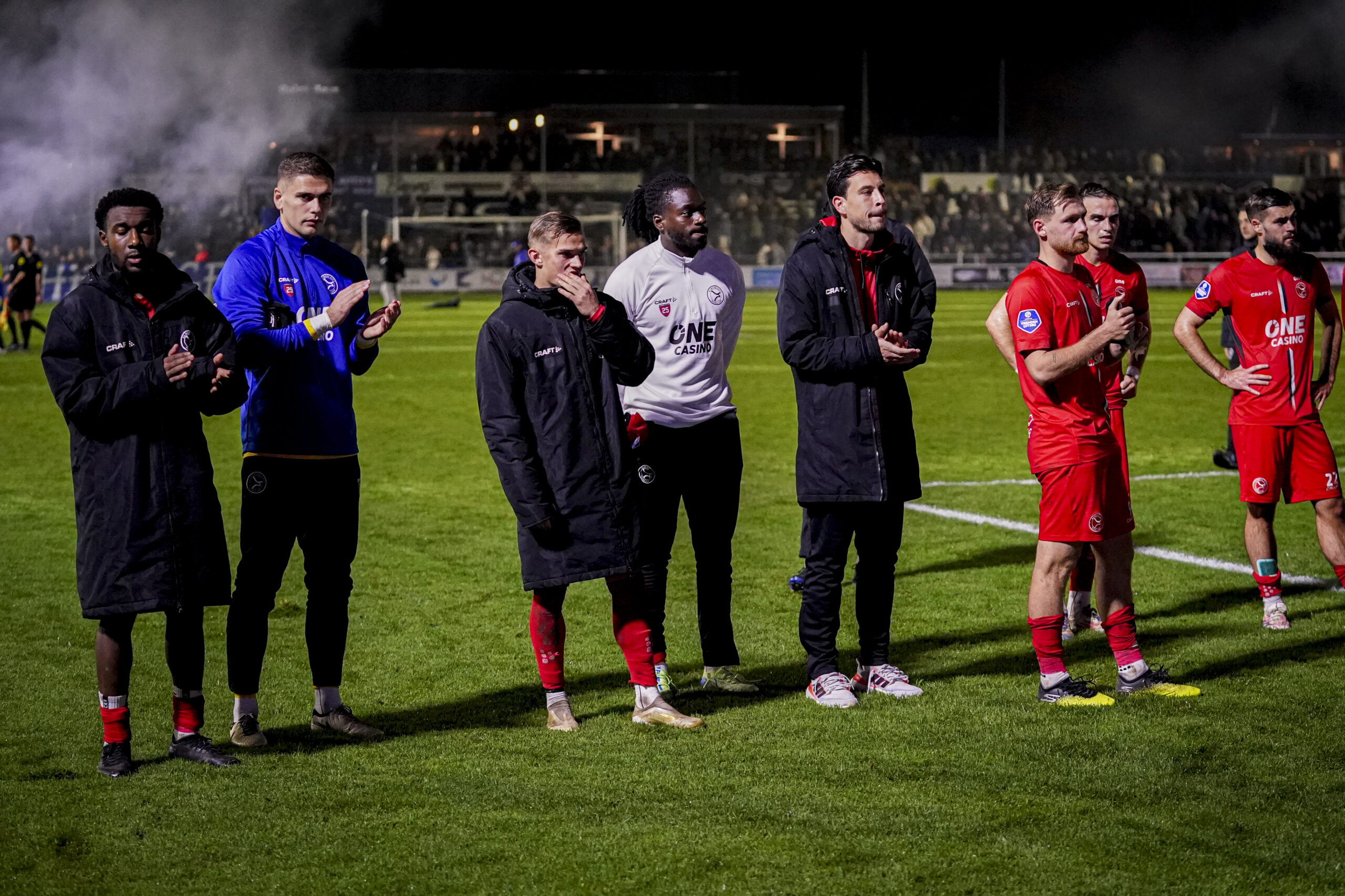 Team en staf compenseren uitsupporters voor bekerblamage