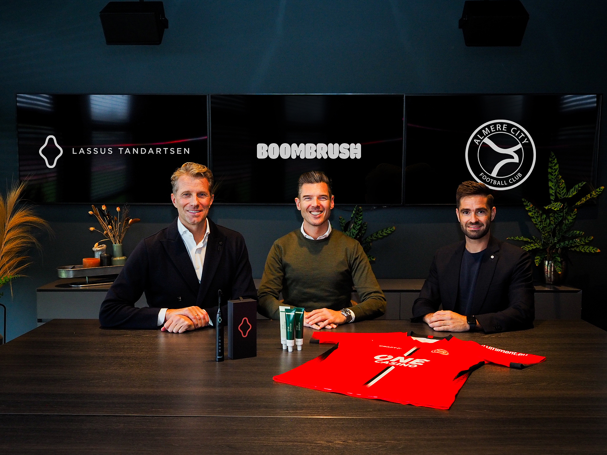 Lassus Tandartsen, Boombrush en Almere City FC gaan voor stralende glimlach