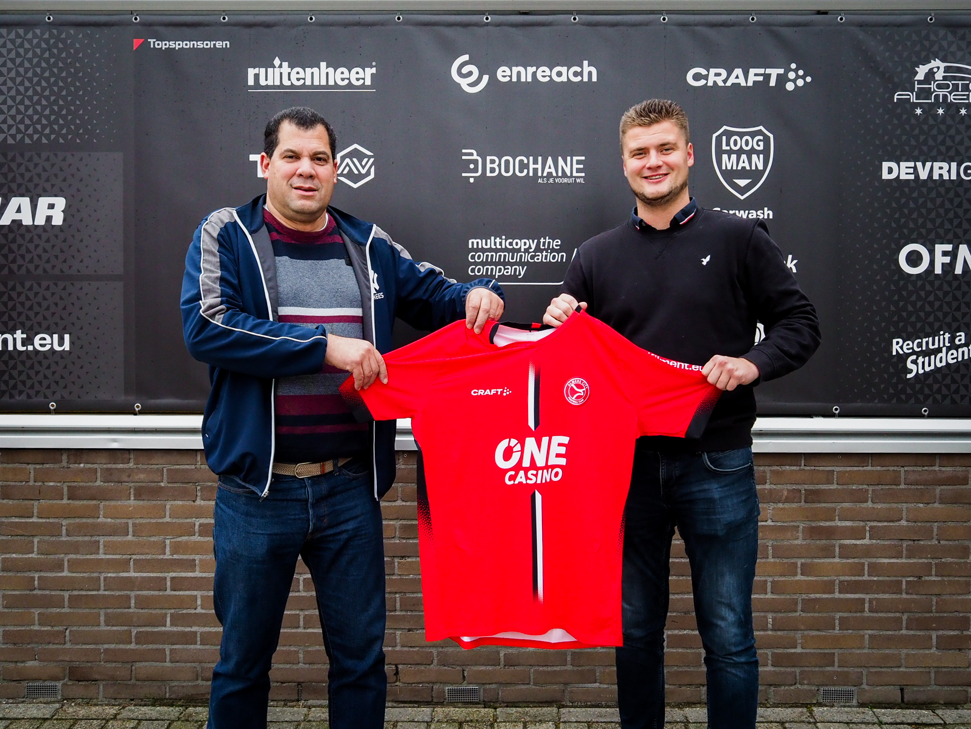 Multicopy Lelystad verlengt samenwerking met Almere City FC